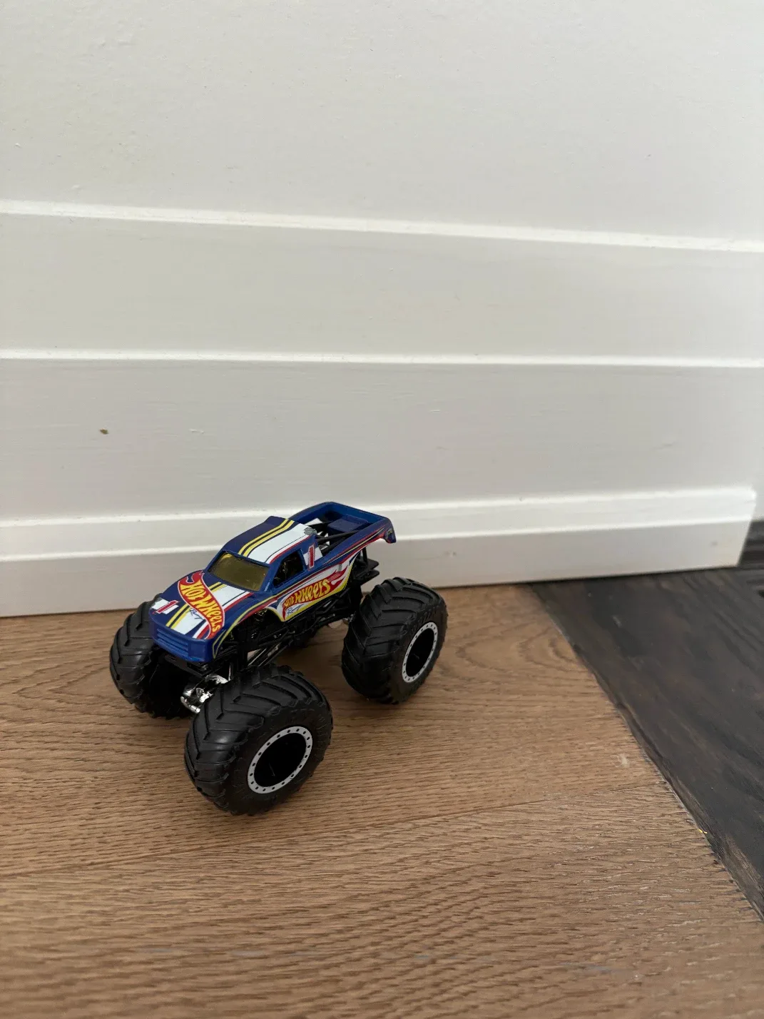 Hot Wheels Monster Trucks Lot image indicator(3)