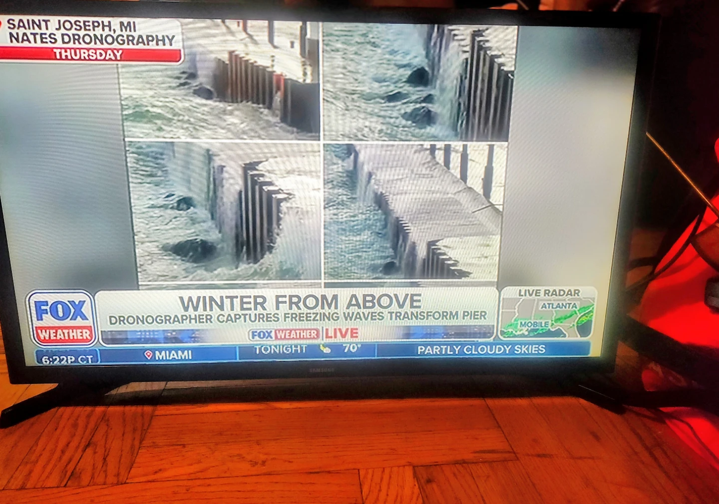 #Cleanout SAMSUNG 32 INCH HD 720 TV Used - photo 4