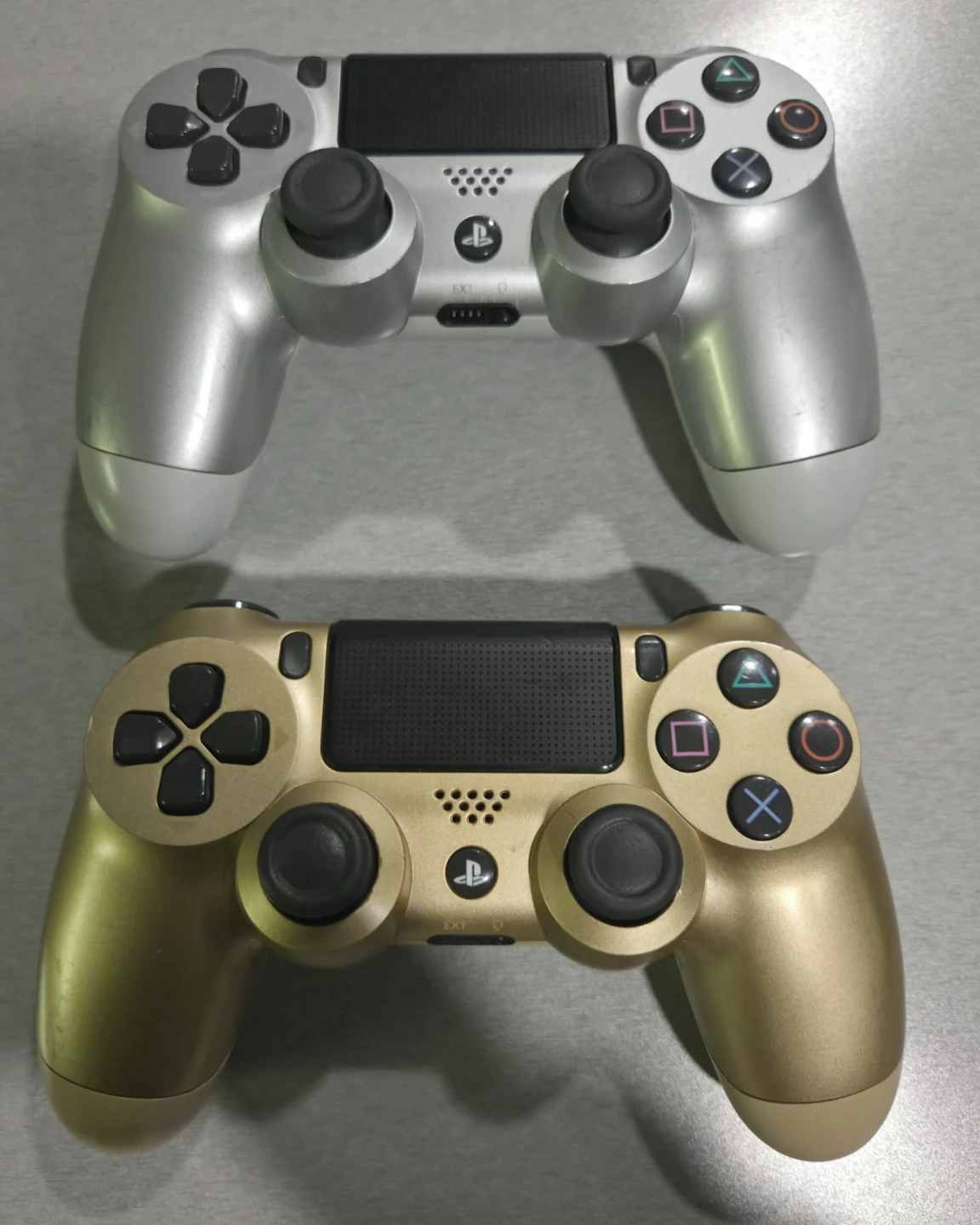 Sony PlayStation 4 Slim 1TB Gold w/ Extras - photo 4