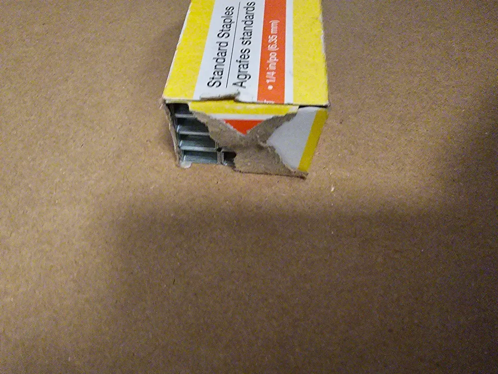 Staples Standard Staples 1/4 inch image indicator(2)