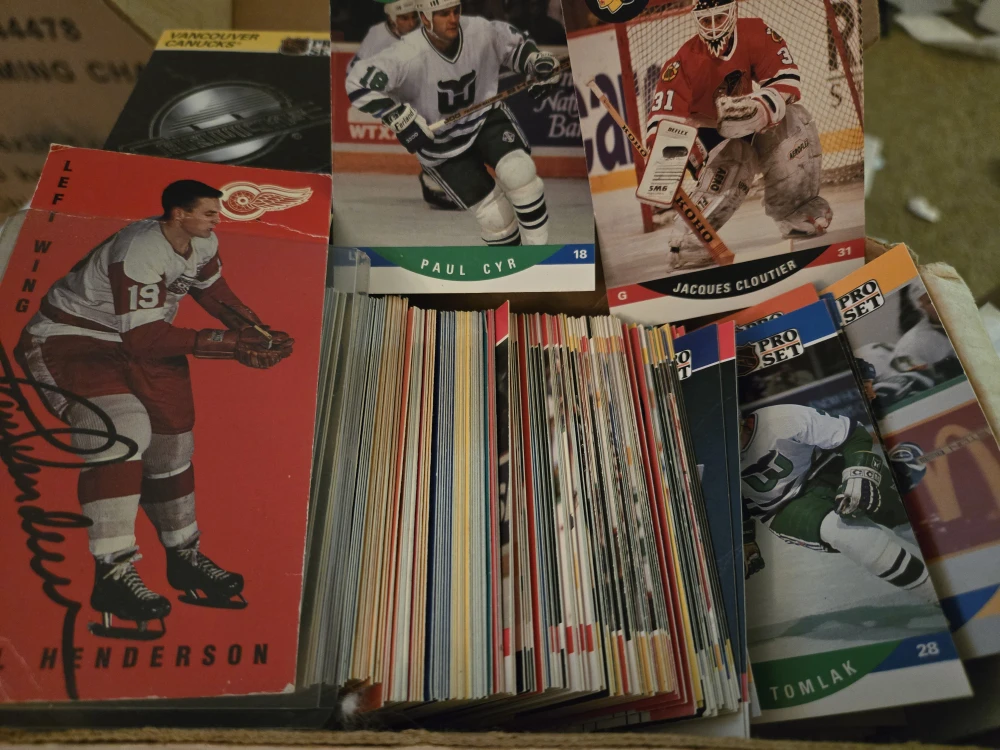 Vintage Hockey Trading Cards Lot