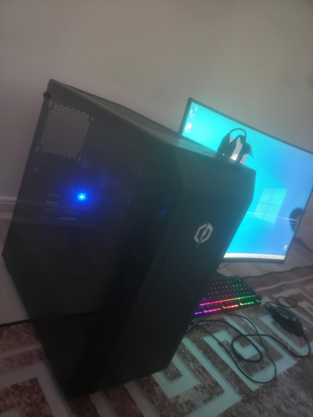 Gaming PC and Monitor Combo