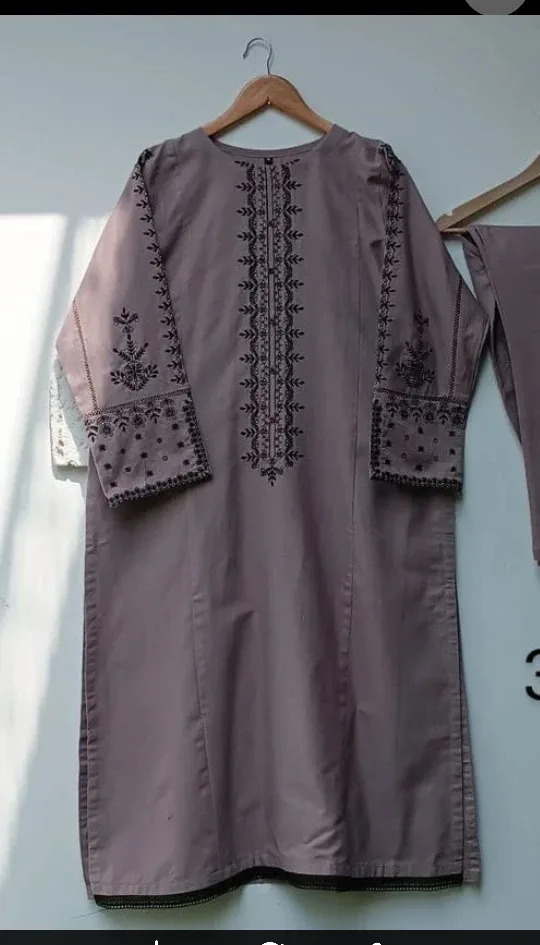 Semi-Formal Embroidered Dress, Size M image indicator(6)