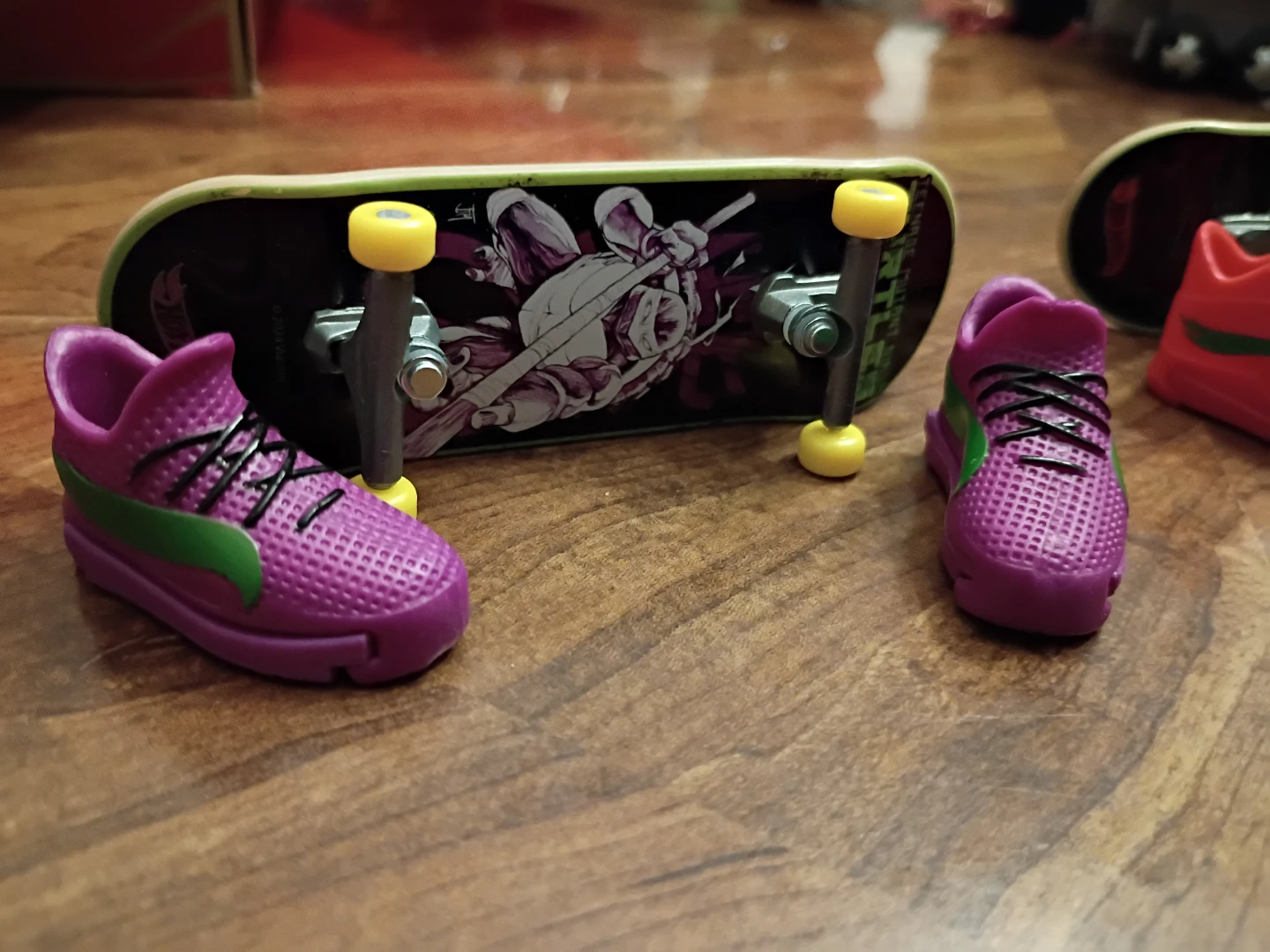 Hot Wheels Skate Fingerboard with Shoe Skates - photo 3