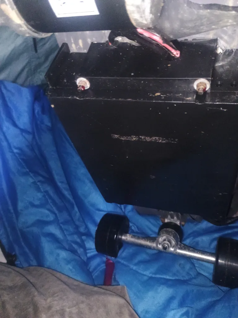 Raptor Maximum Electric Skateboard c/w 12V battery and charger image indicator(2)