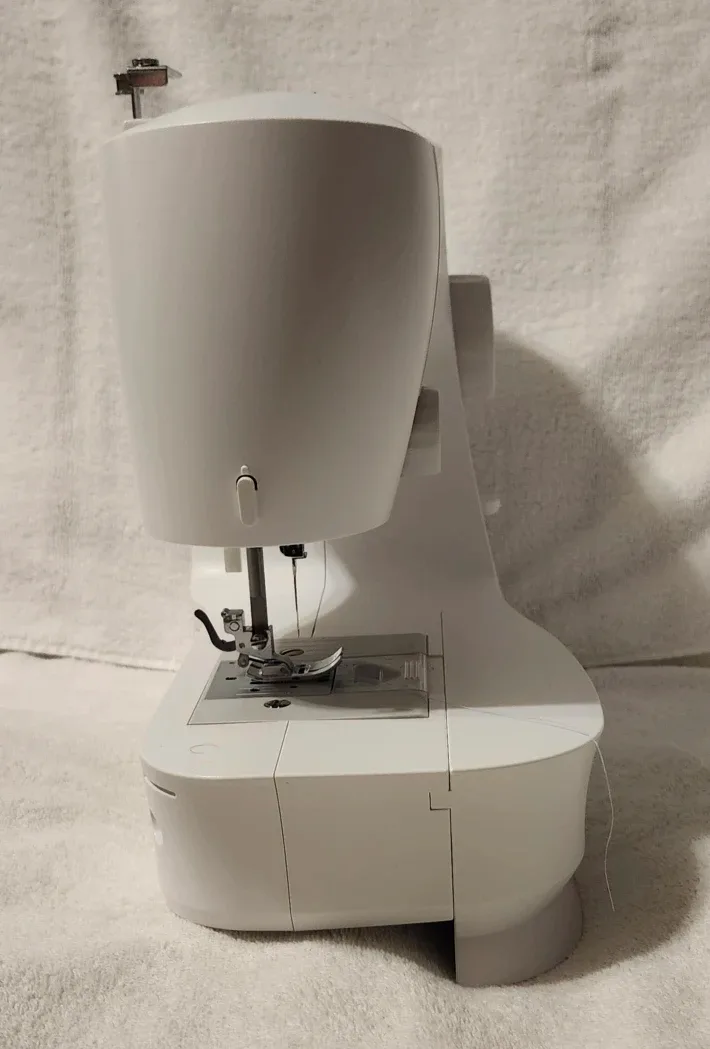 Singer M1250 Sewing Machine - Pre-owned image indicator(4)