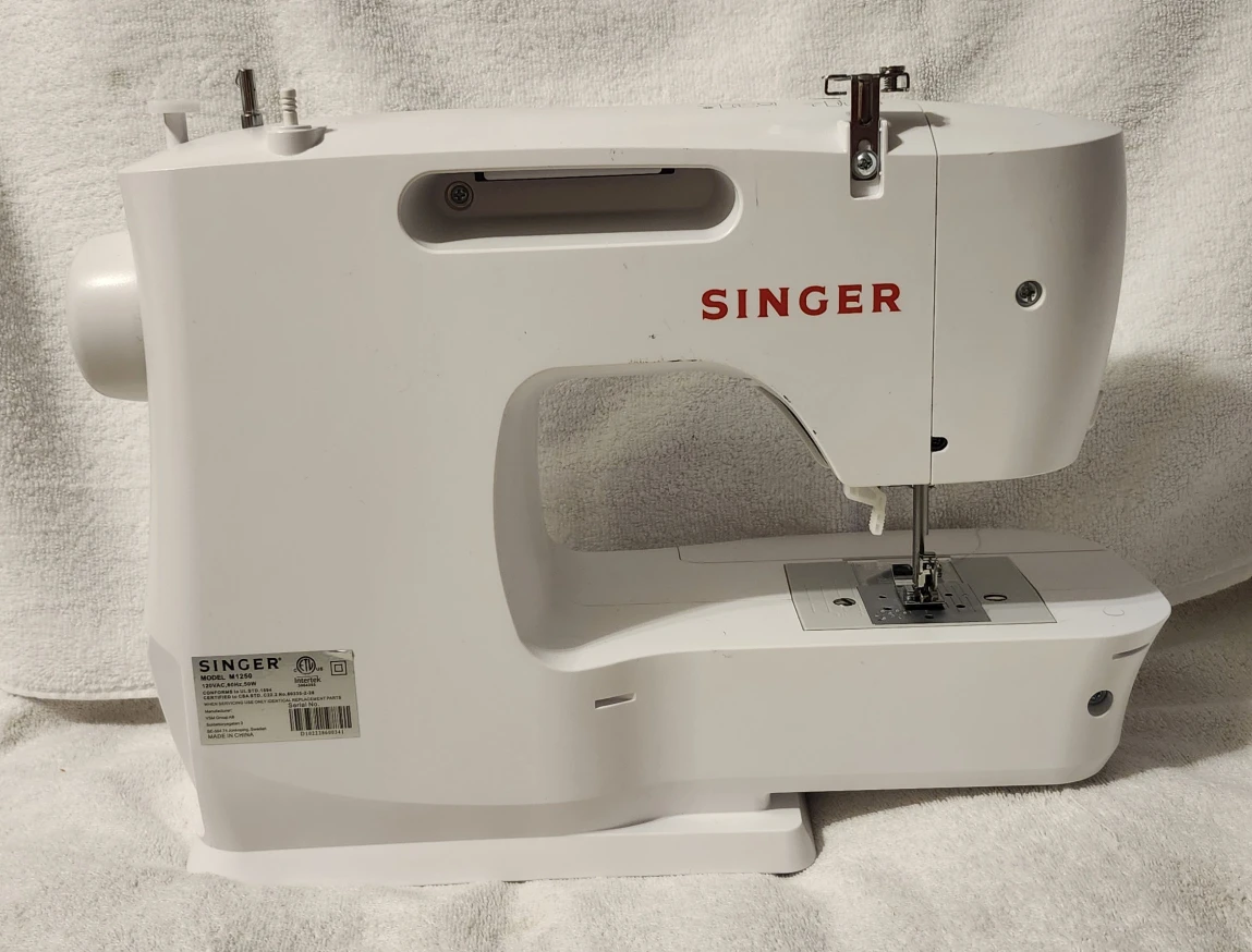 Singer M1250 Sewing Machine - Pre-owned - photo 5