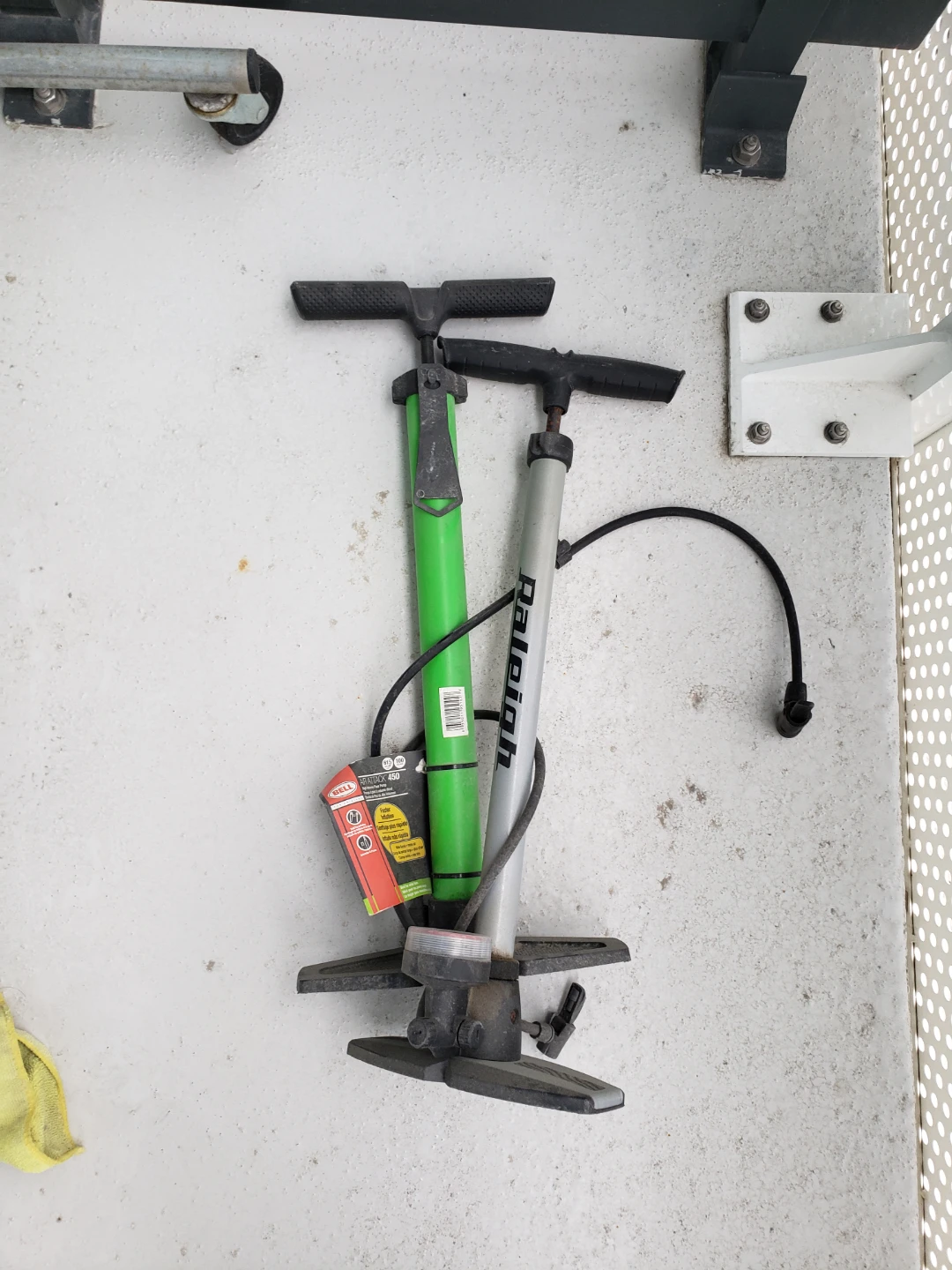 Sunpeed One Cross Country Bike + 2 Bike Pumps - photo 2