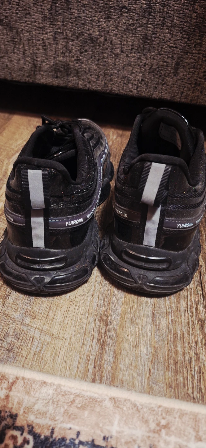 YUIROQIN Black Sneakers - photo 3