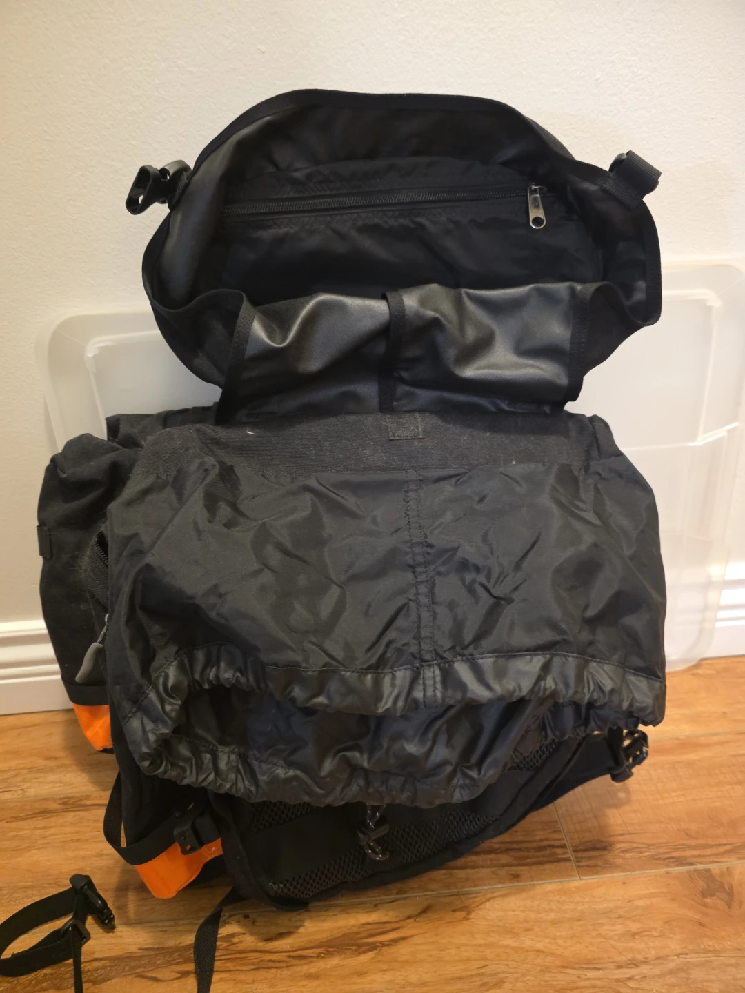 Women's Bike Commuting Set (Panniers, Gloves and Helmet) - photo 3