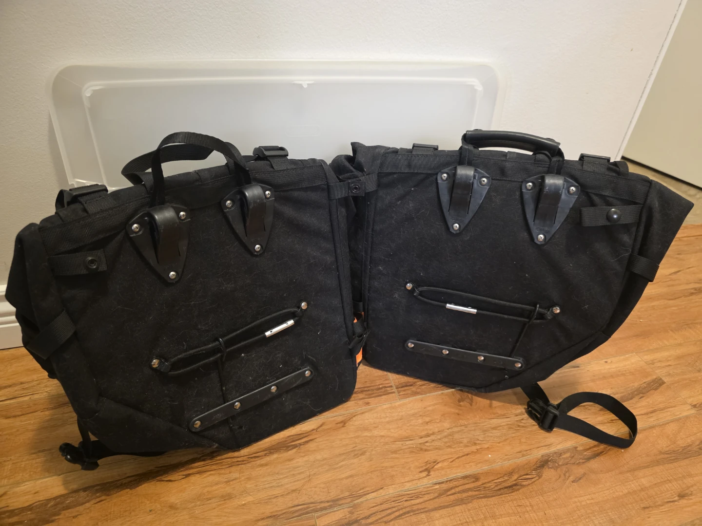 Women's Bike Commuting Set (Panniers, Gloves and Helmet) - photo 5