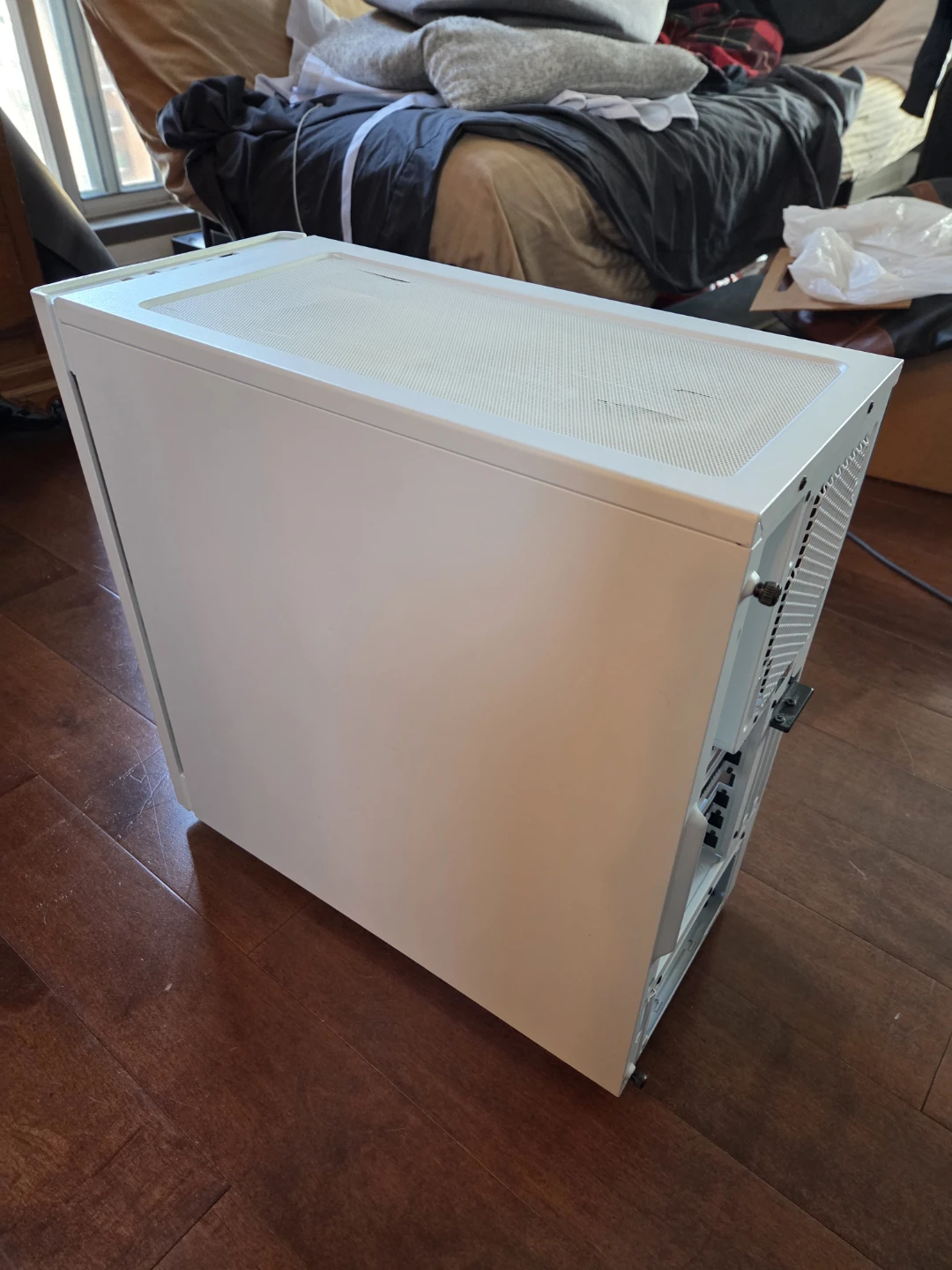 White Corsair PC Case - photo 3