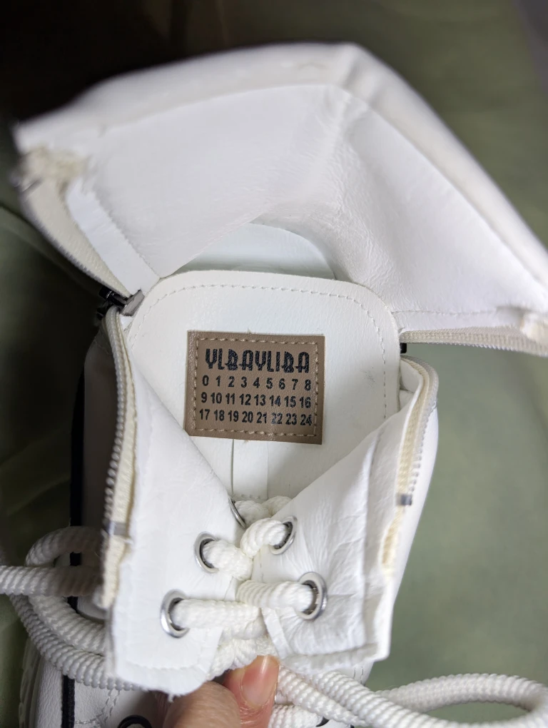 White Fashion Sneakers - photo 3