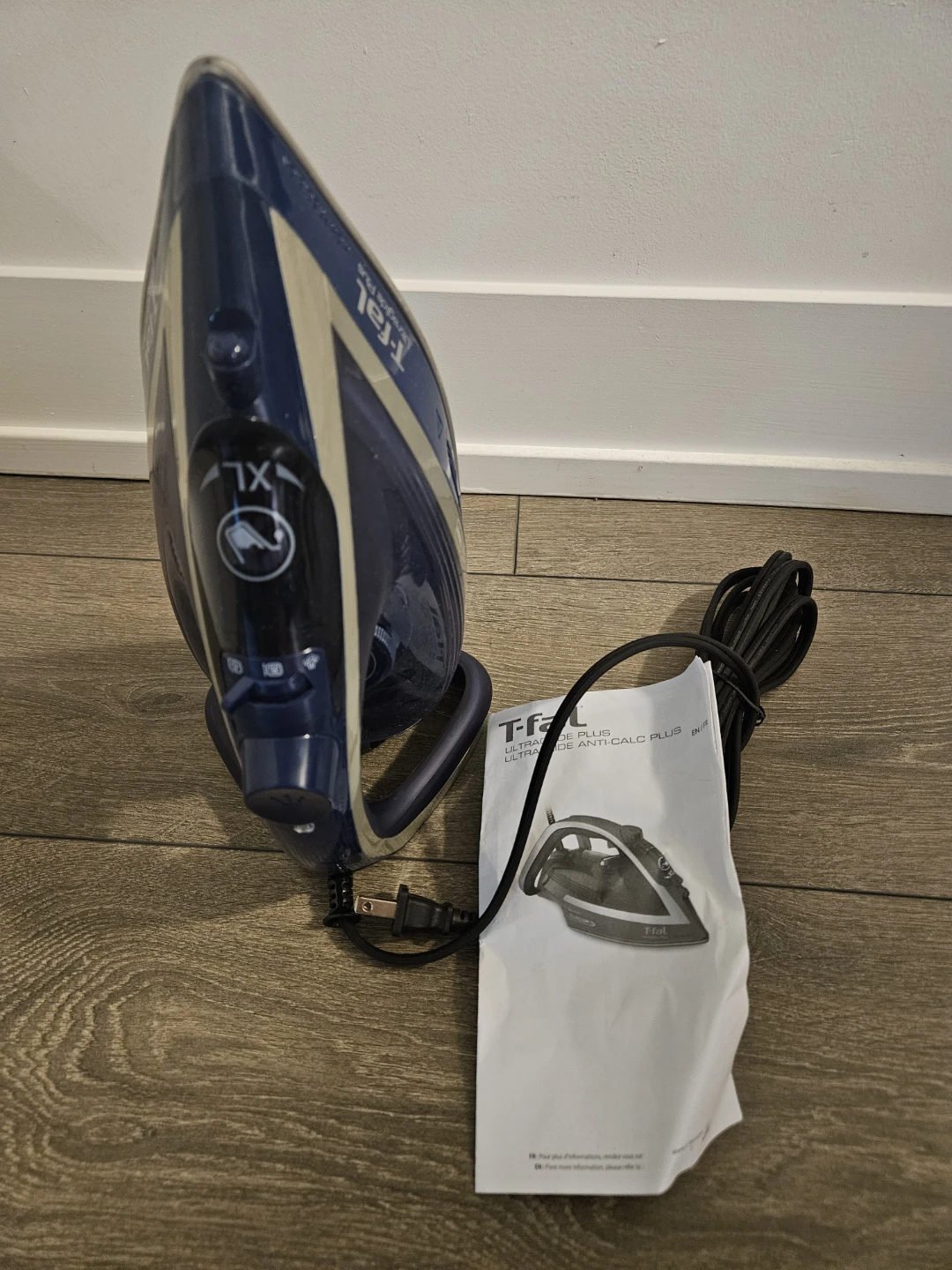 T-fal Ultraglide Plus Steam Iron - photo 2