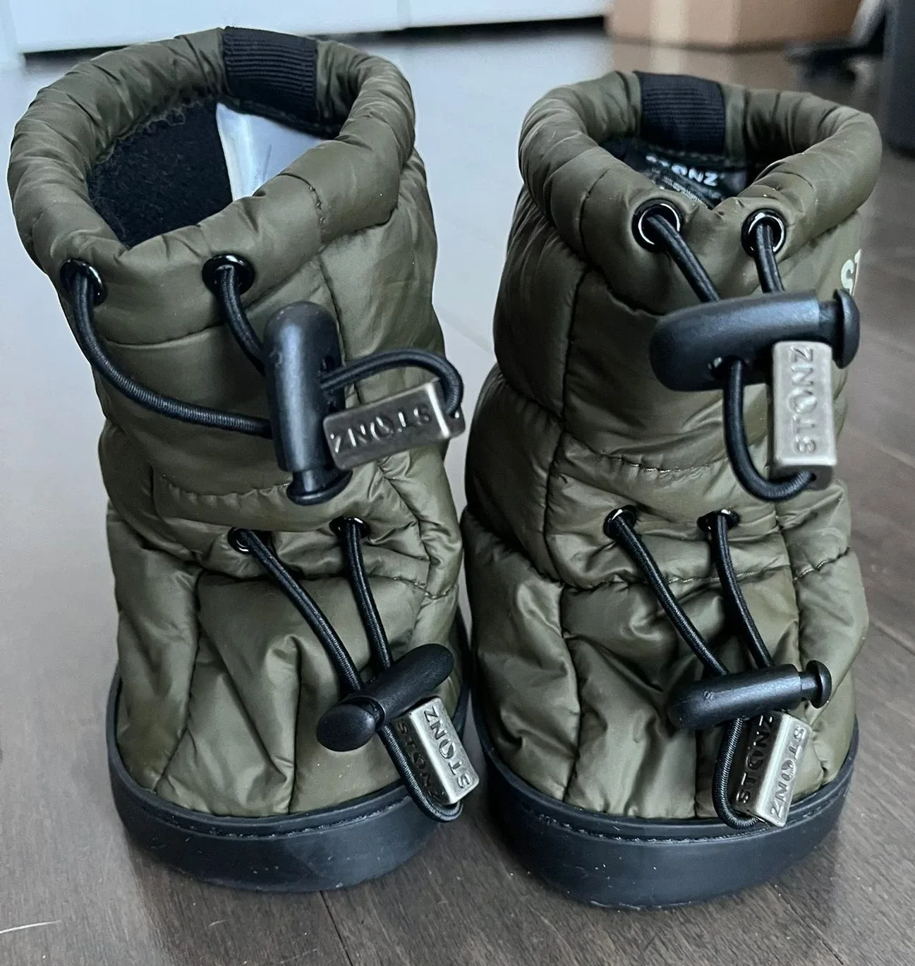 STONZ Puffer Booties, Size M image indicator(3)
