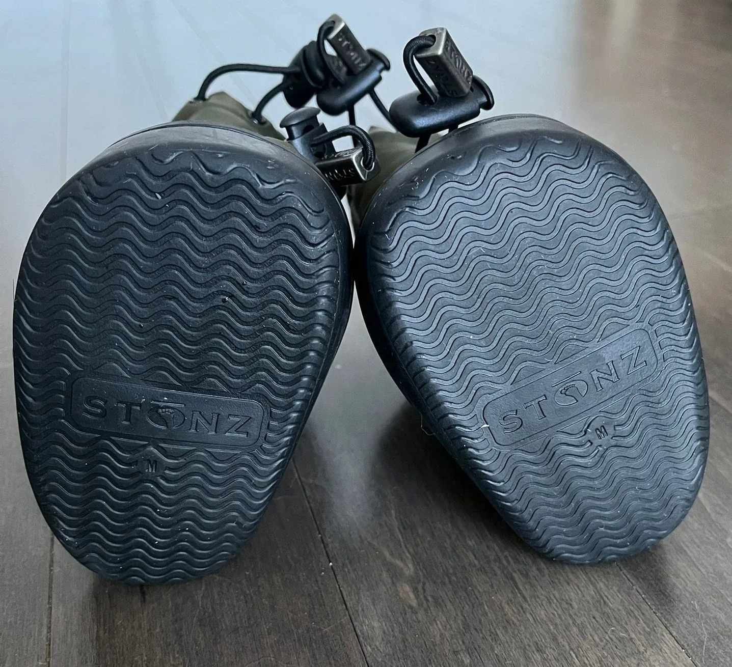 STONZ Puffer Booties, Size M image indicator(4)