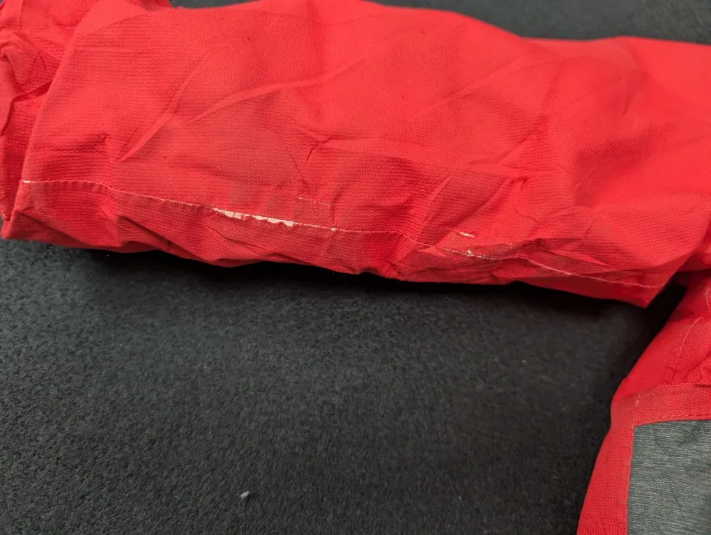 The North Face Toddler Jacket - Red & Grey image indicator(4)