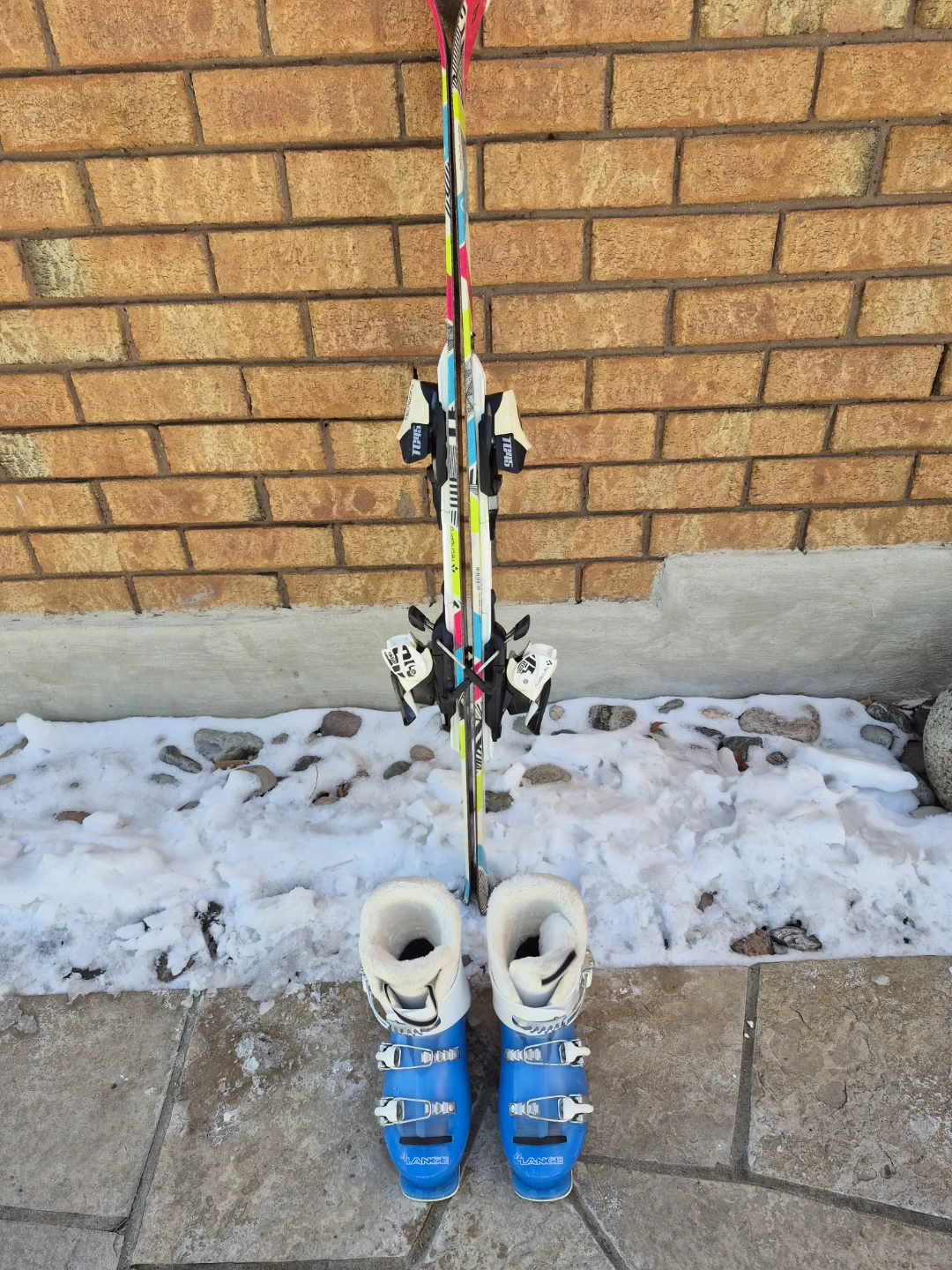 Skiis and Boots Set - great *NEW* quality & condition