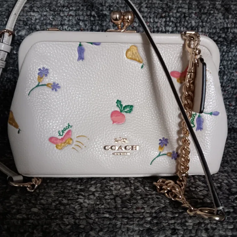 Coach White Leather Kisslock Handbag