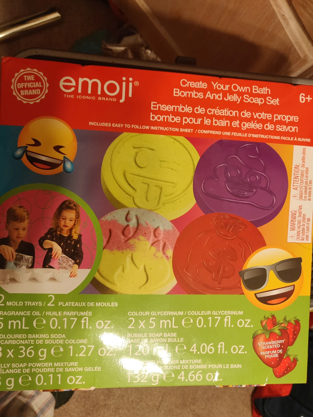 EMOJI BATH BOMBS AND JELLY SOAP DIY