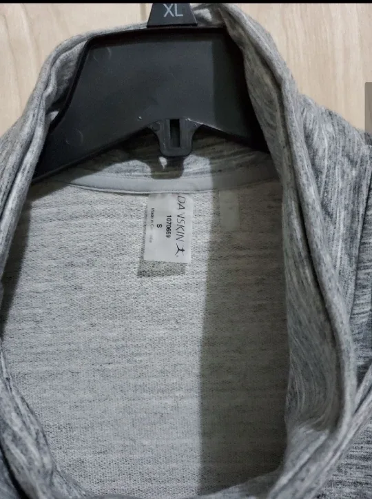 Danskin Gray Wrap Top - Size Small #Cleanout image indicator(5)