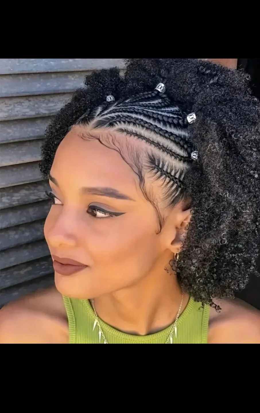 Chic 13x4 Lace Front Human Hair Wig r - photo 3