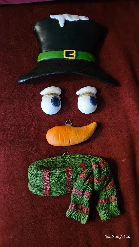 "#Cleanout Holiday Decoration Kit image indicator(3)