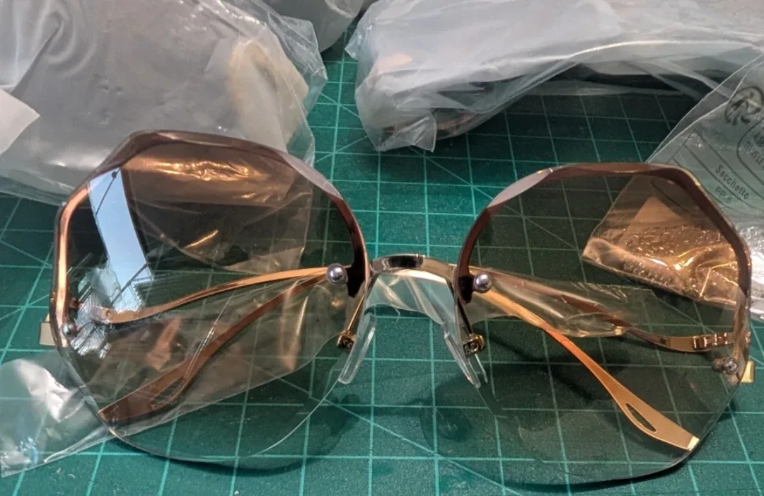 Assorted Fashion Sunglasses - New in Package image indicator(1)