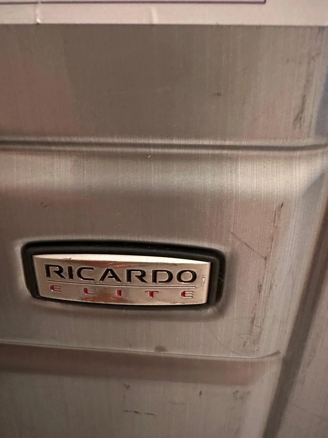 Ricardo Elite Carry-On Suitcase - photo 3
