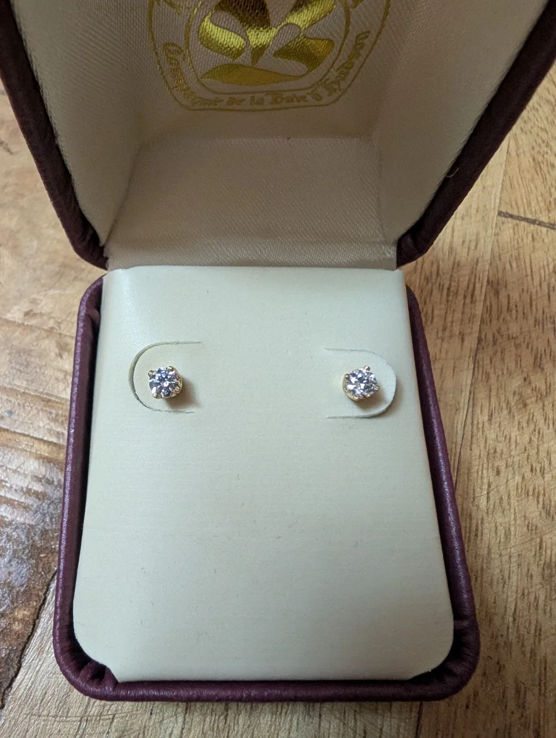 18K Gold Diamond Stud Earrings