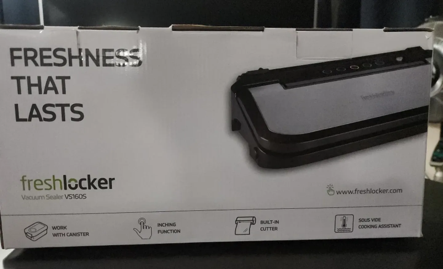 freshlocker Vacuum Sealer VS160S with Accessories