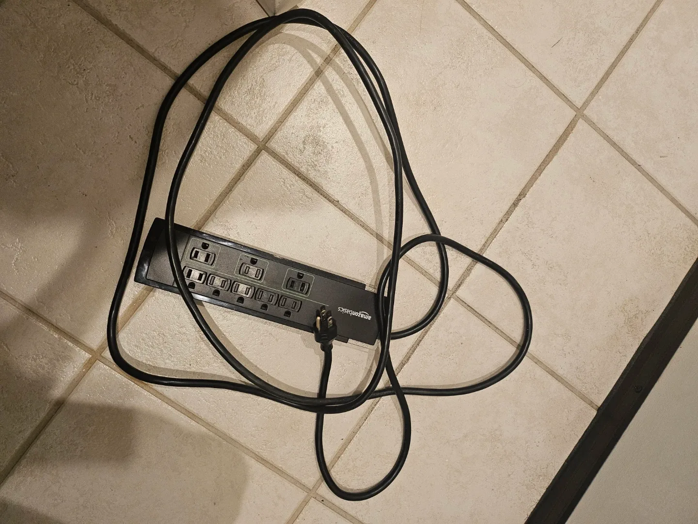 AmazonBasics Power Strip Surge Protector