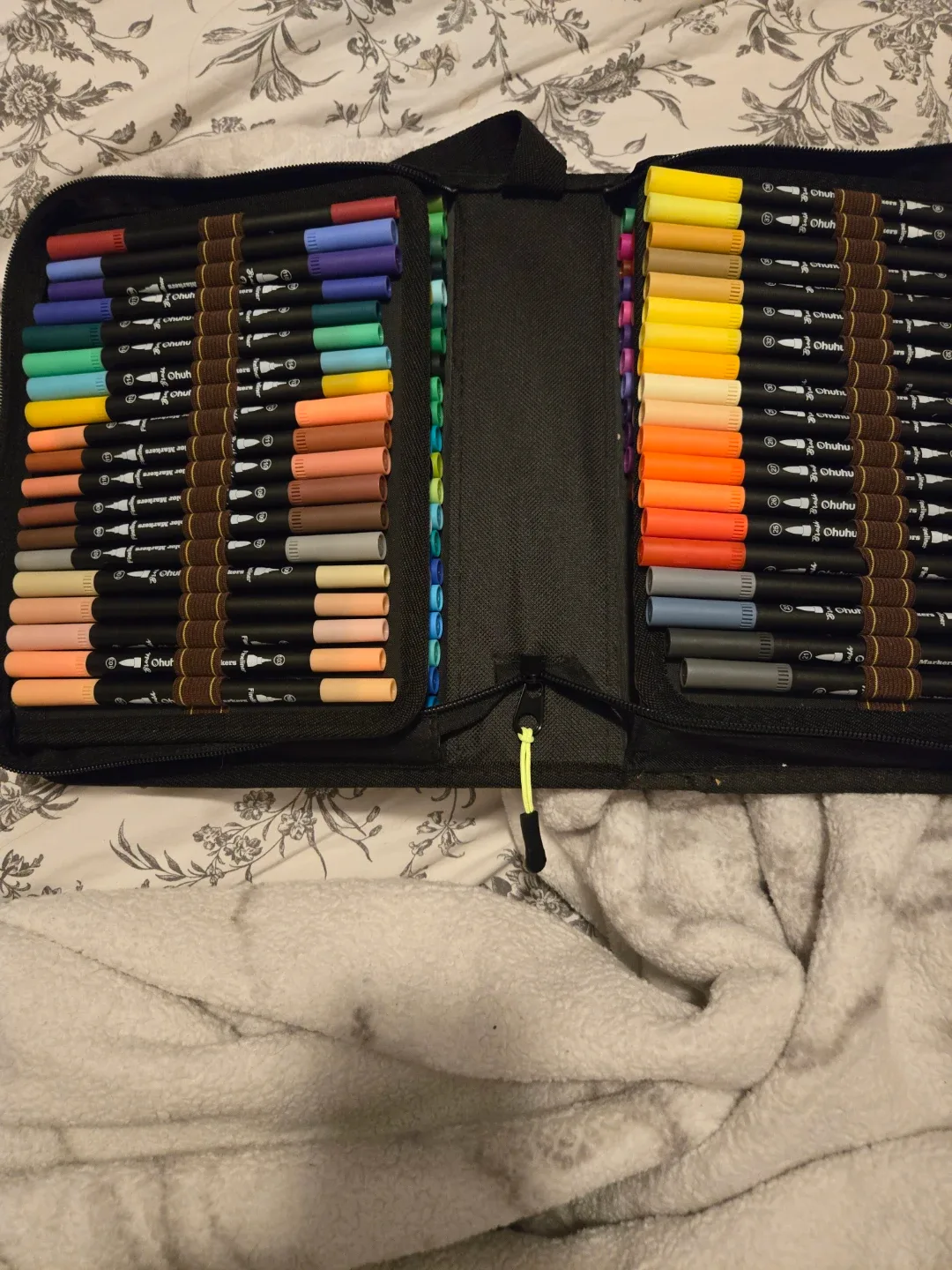 Ohuhu Dual Tip Brush Marker Set image indicator(2)