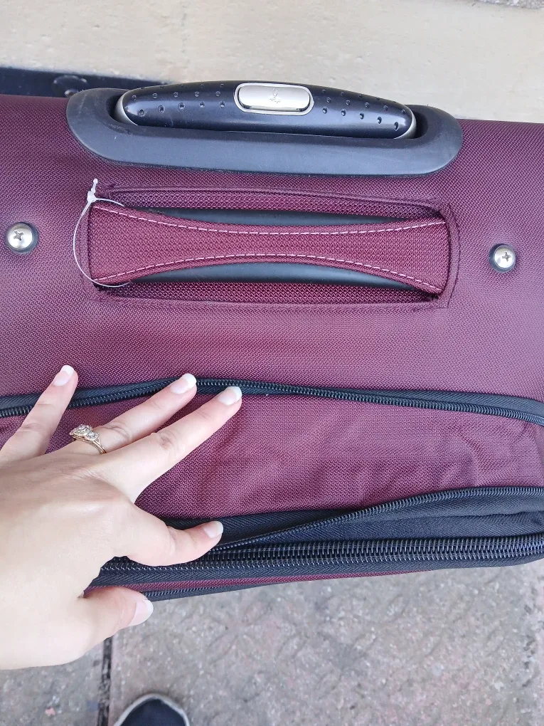 RICARDO BEVERLY HILLS rolling carry on luggage #cleanout image indicator(4)