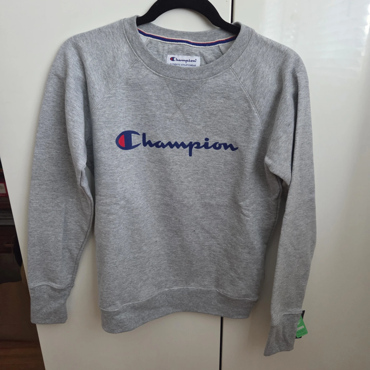BNWT WOMENS Champion Powerblend Crewneck - XS