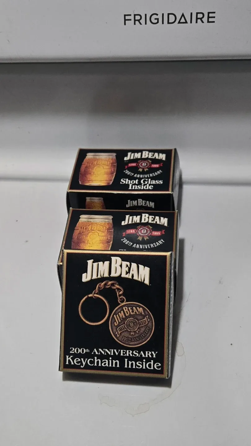 Jim Beam 200th Anniversary Keychain & Shot Glasses image indicator(5)