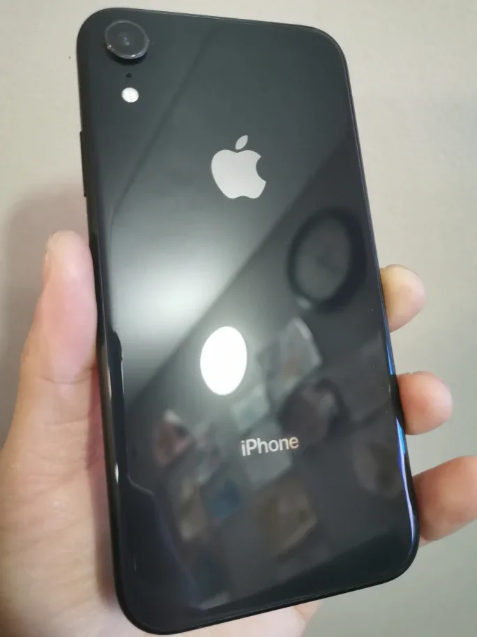 iPhone XR 64G Black (box included) image indicator(2)