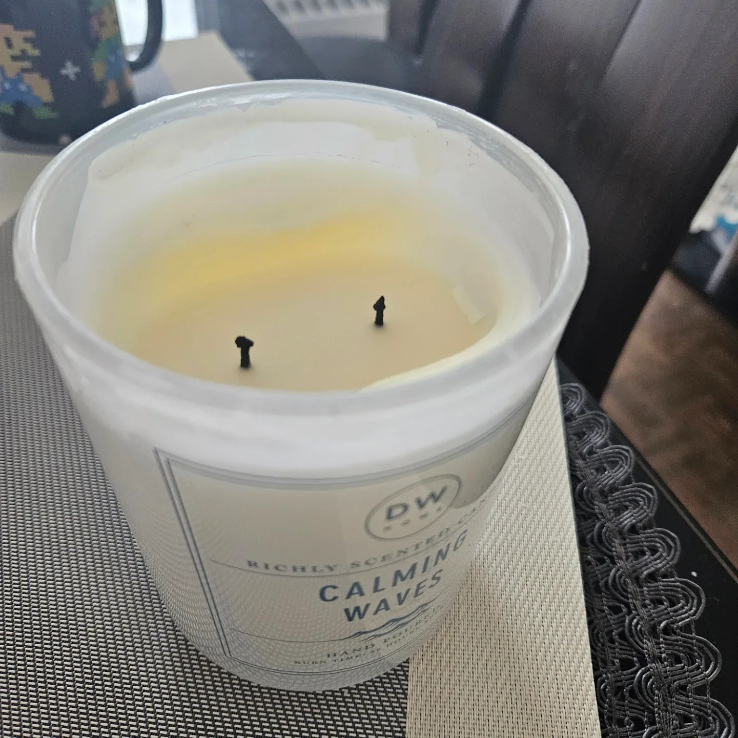 DW Home Calming Waves Scented Candle image indicator(2)