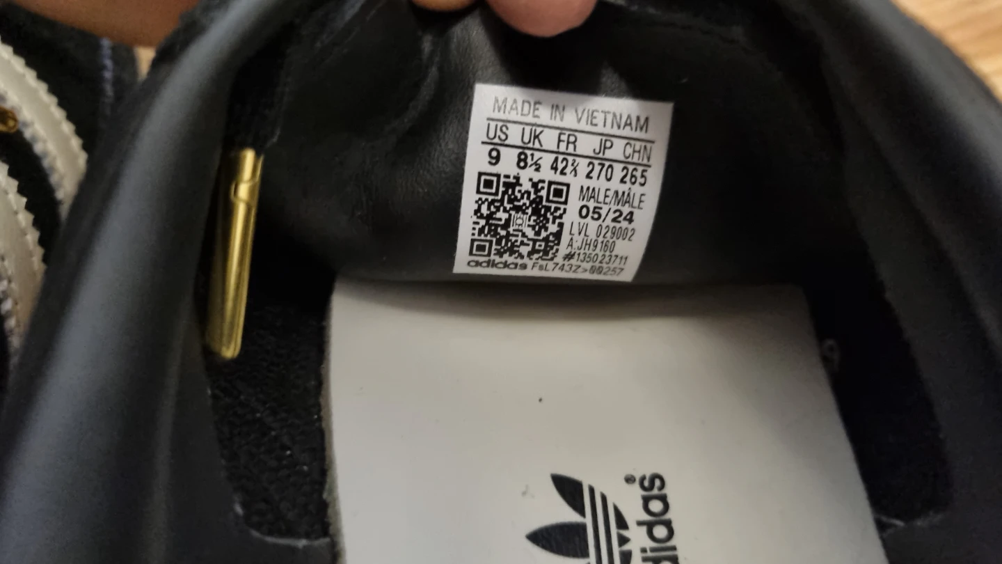 Adidas Gazelle Black Sneakers - Size 9 US - photo 3