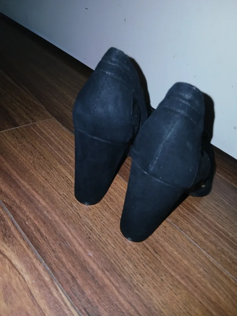 Christian Siriano Black Heels - 6.5 image indicator(5)