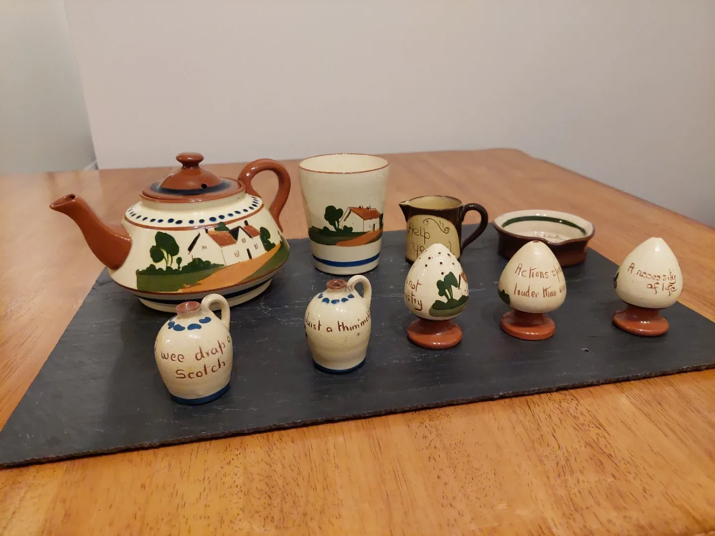 Watcombe Devon Mottoware Teapot image indicator(10)