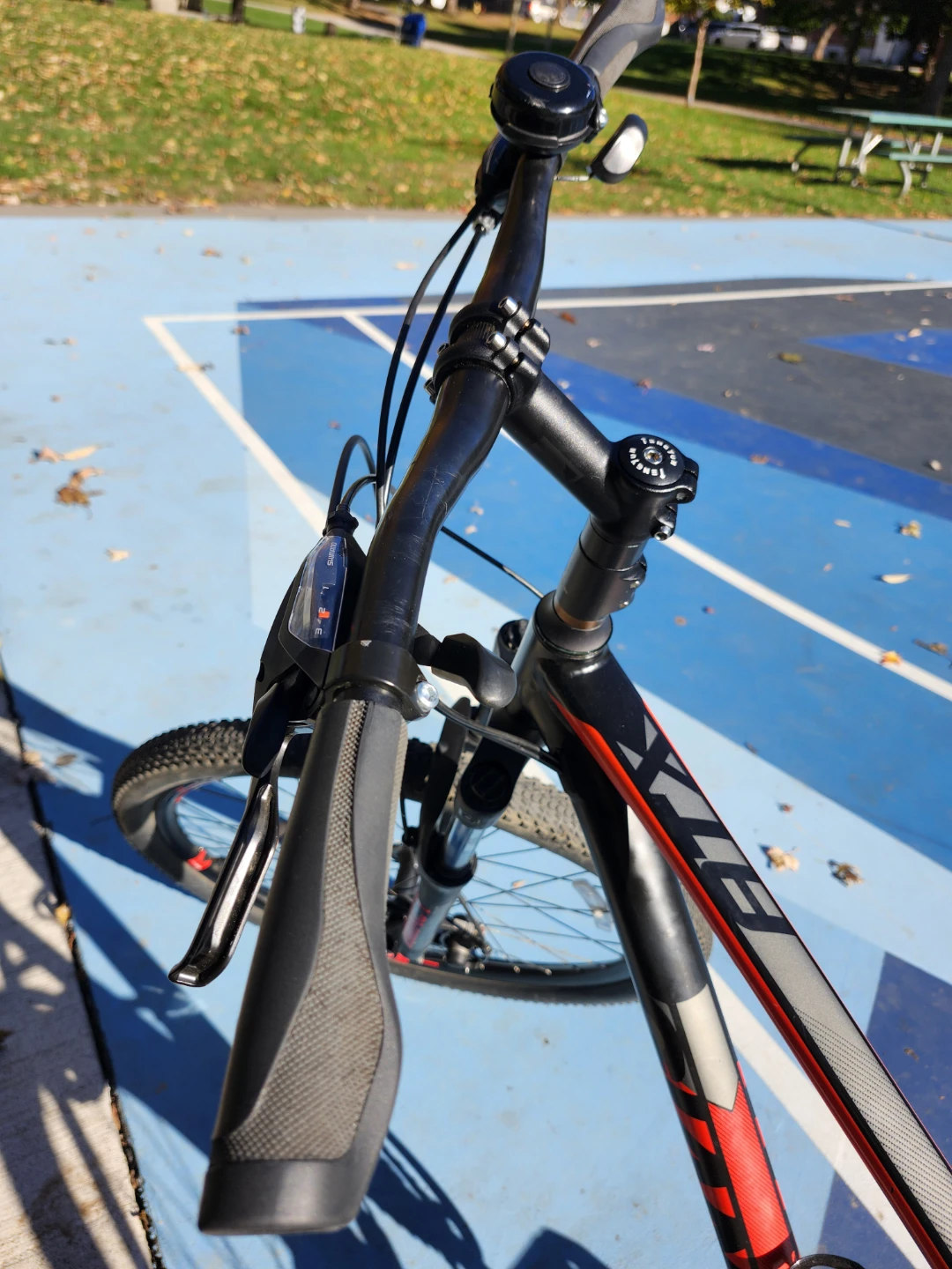 Giant ATX 2 Mountain Bike - W Disc breaks - photo 3