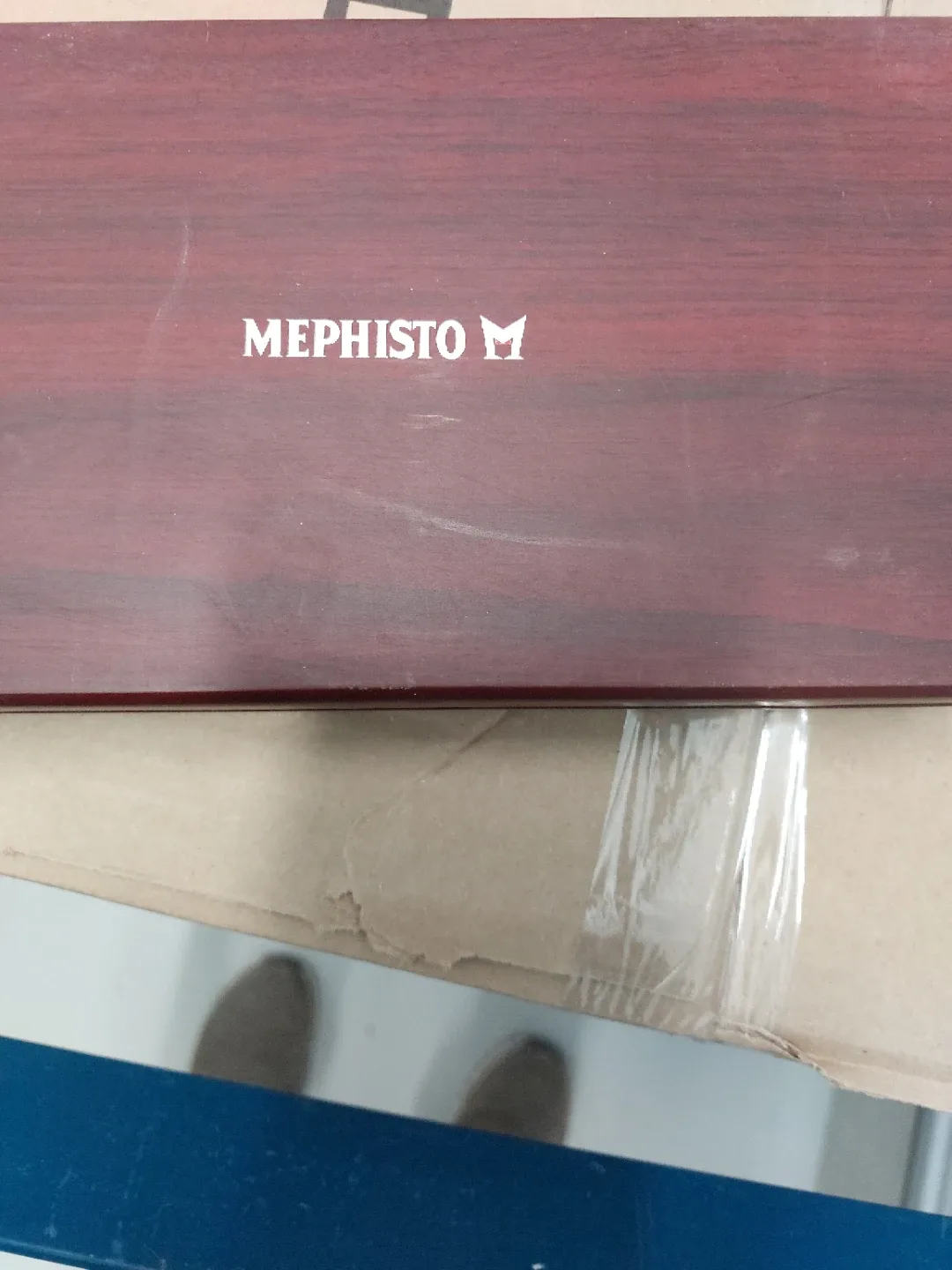 Mephisto Wine Set with Box image indicator(2)