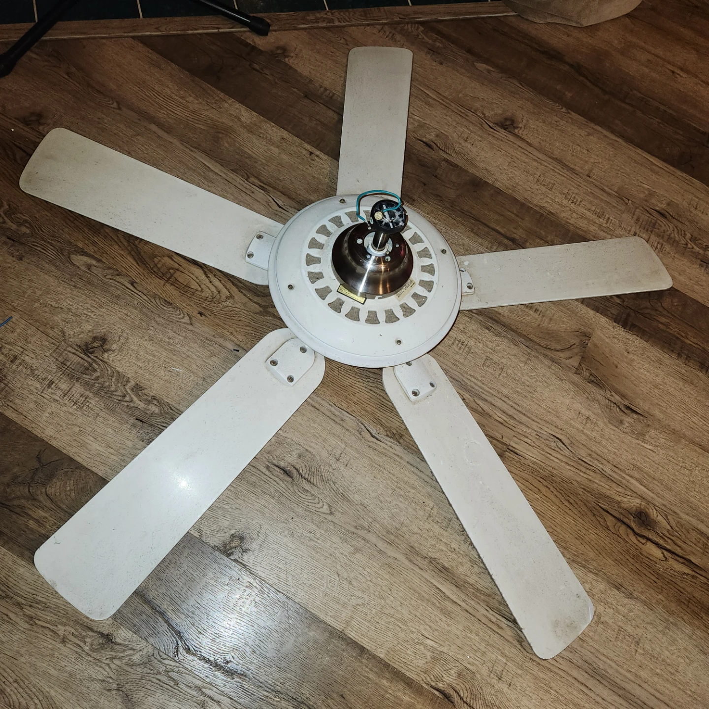 FREE Ceiling Fan. 36" diam. - photo 2