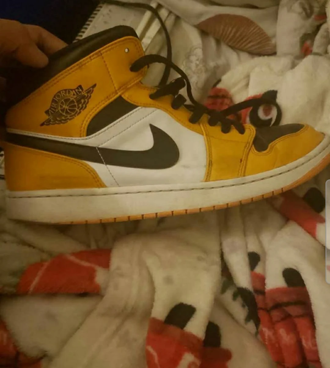 Nike Air Jordan 1 High Yellow/Black – Size 12 (Used)