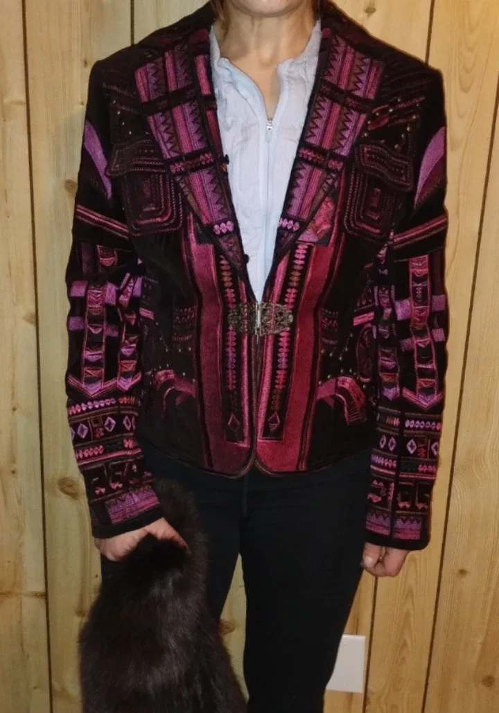 Embroidered Velvet Jacket with removable Faux Fur Collar image indicator(5)