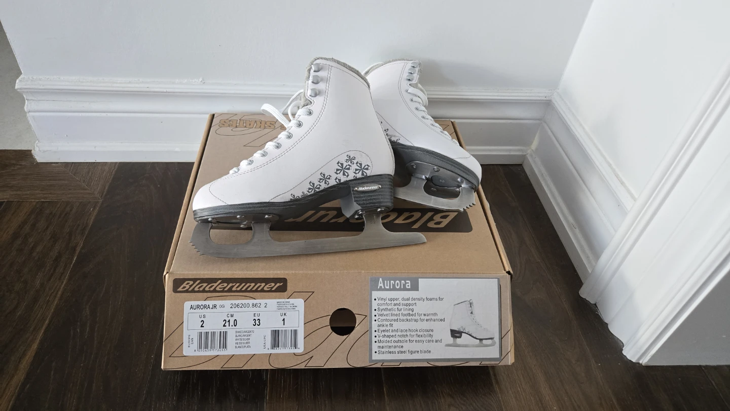 Bladerunner Aurora JR Ice Skates - Size 2