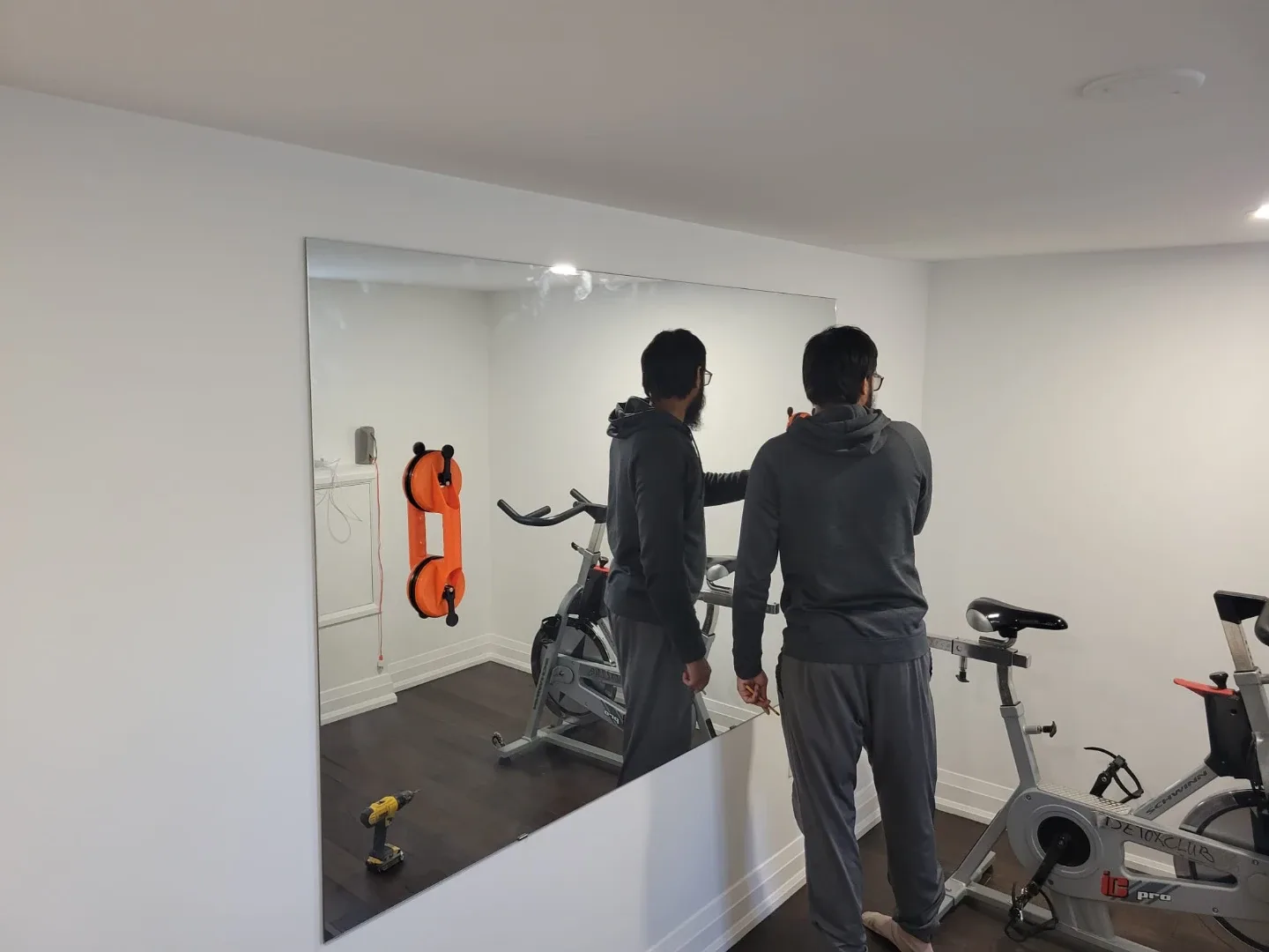 HUGE GYM mirrors 4f x 6ft !!!