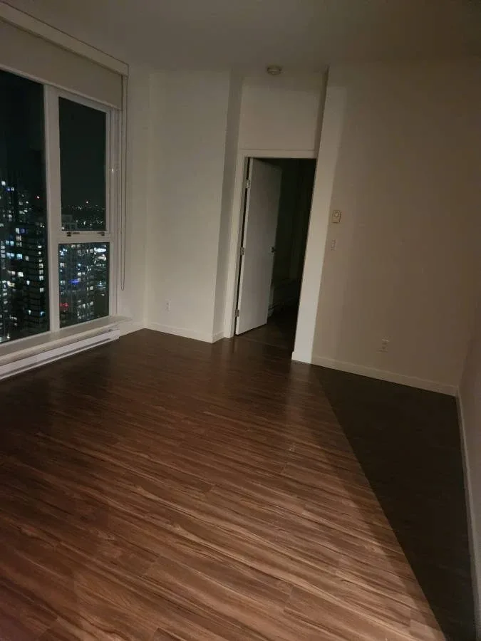 2 bedroom 2 bathroom sub penthouse surrey central image indicator(4)