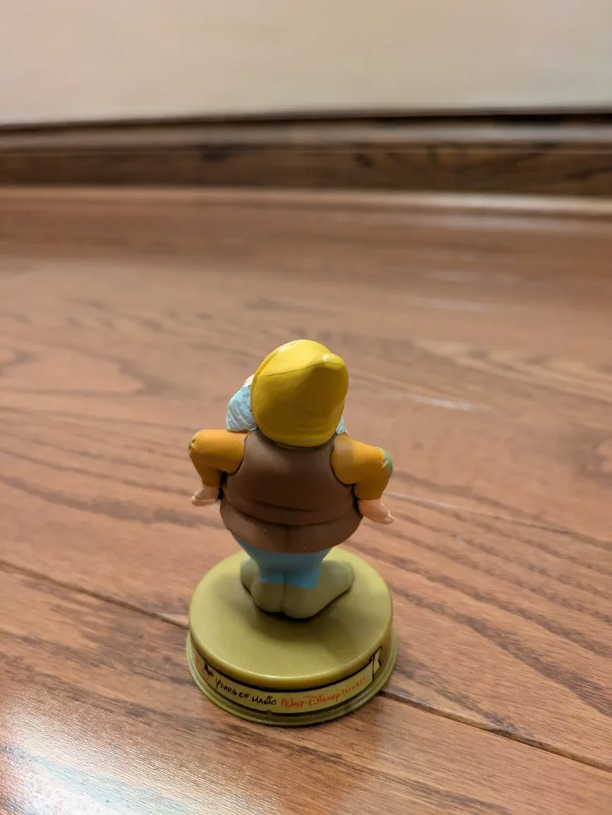 Disney Happy Figurine - Seven Dwarfs #cleanout image indicator(3)